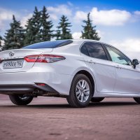 TOYOTA CAMRY white 2018