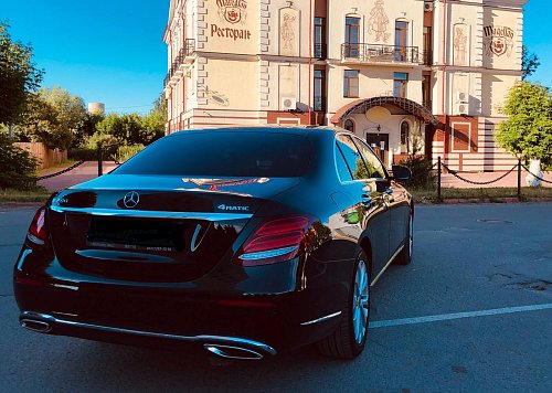 MERCEDES W213
