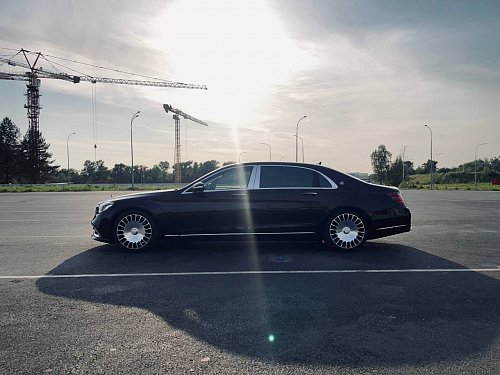 Mercedes-Maybach